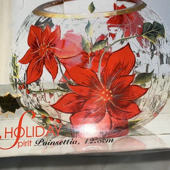 Used great condition Macy’s Holiday Spirit 5” Poinsettia Votive crackle Glass - Picture 3 of 9